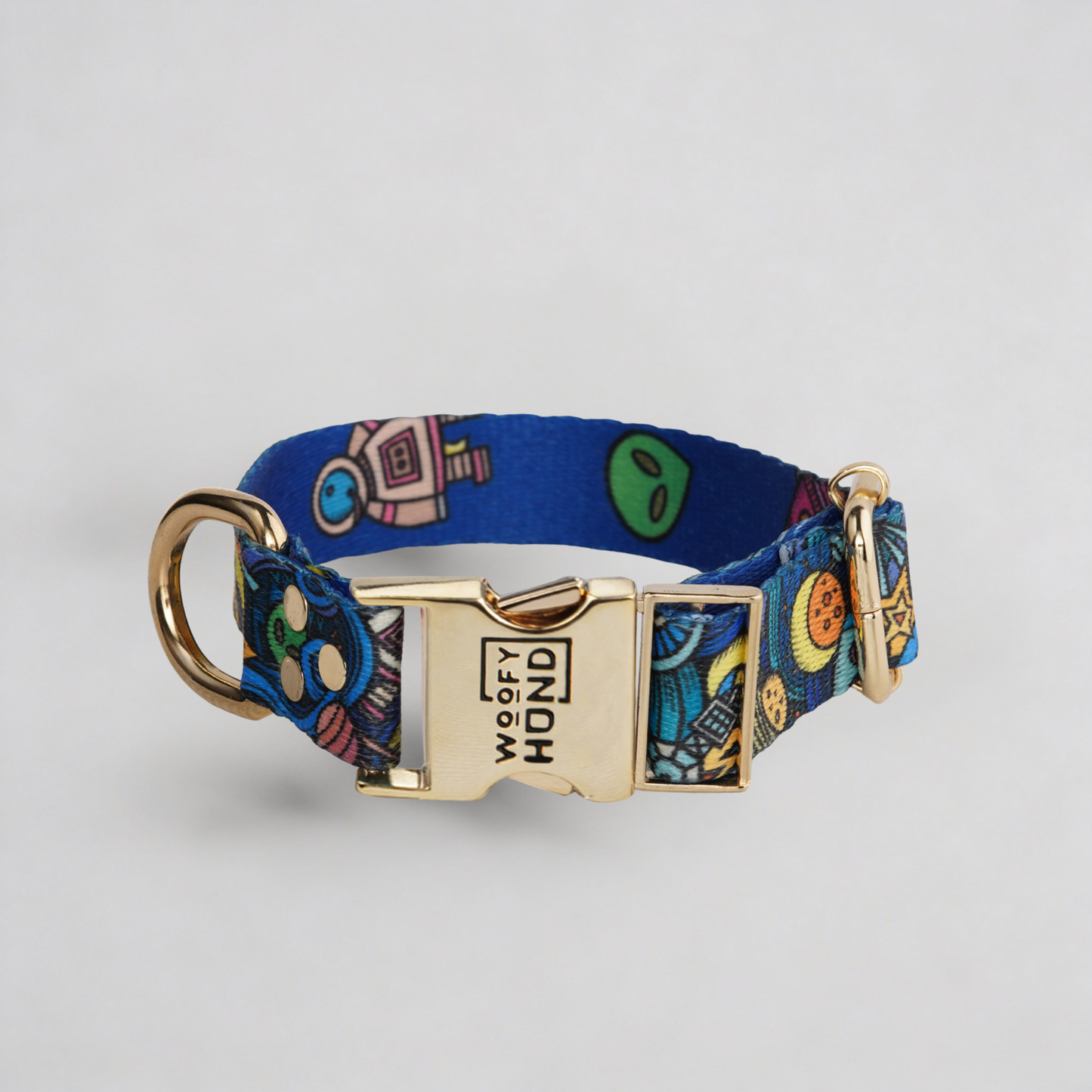 Galaxy Hundehalsband mit goldenen Metallaccessoires - Schnelltrocknend und stylisch

