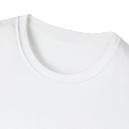 Person trägt personalisiertes Dating T-Shirt mit QR-Code für Social Media
