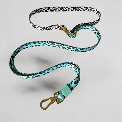 Hundeleine Aqua Camo Detail - Premium Gold-Karabiner und Verschluss