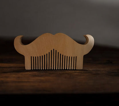 Stylischer Holz-Bartkamm mit Gravur