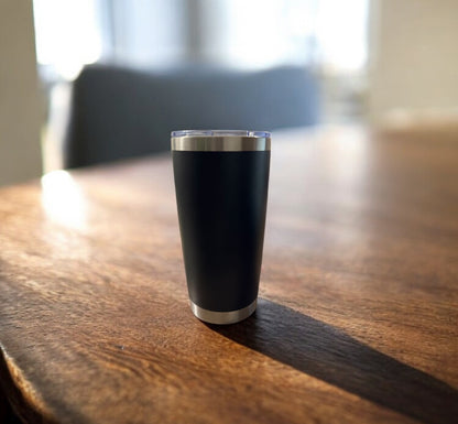 Personalisierbarer Thermobecher in Schwarz