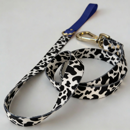 Blueberry Hundeleine mit goldenen Metallaccessoires - Schnelltrocknend und stylisch

