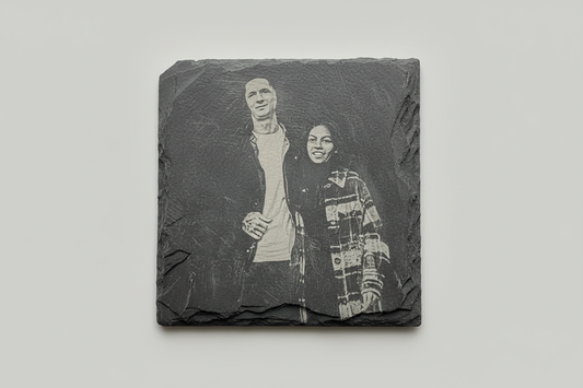 Personalisierte Schieferplatte mit individueller Fotogravur - Gestalte dein eigenes Design