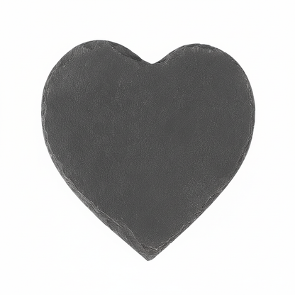 Schieferherz-Untersetzer in Herzform aus natürlichem Schiefer - Frontansicht mit handpolierter Oberfläche