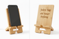 Bambus Smartphone-Halter mit Handy und Gravur - Zwei Ansichten